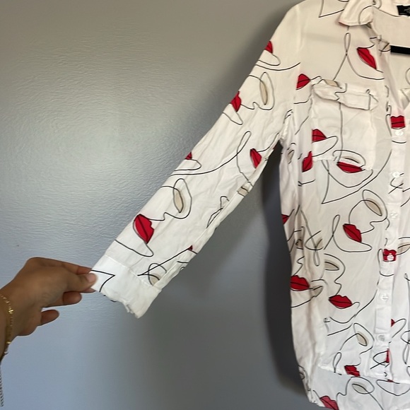 Milk & Honey White Button Up Shirt Lips Long Sleeve Size Medium - Picture 6 of 9